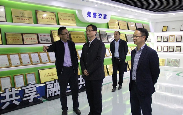 �������r(n��ng)չ�d��(n��i)������(y��ng)�����L(zh��ng)���x���A�����ν�B��˾��r