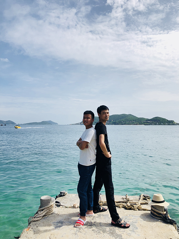 ��ζpose���M����