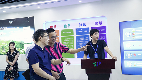 �w���L���������r(n��ng)���_(d��)�˸߶��J(r��n)��