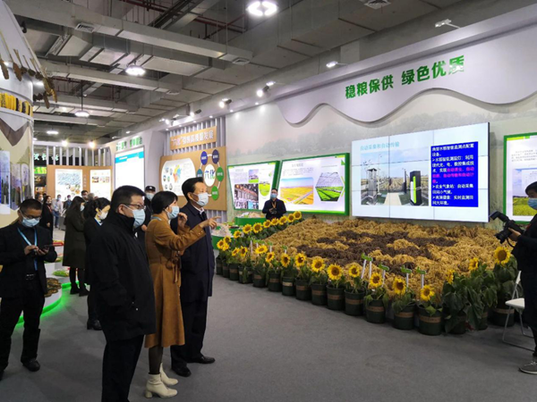 ��ʮ����ȫ�������������A�Sί�T��ί�T���x�����㽭ʡ�r(n��ng)�I(y��)�r(n��ng)��d�d�L��ͨ�ֵ��I(l��ng)��(d��o)һ�� ȡ�����a(ch��n)�Ƽ��������O(sh��)��r