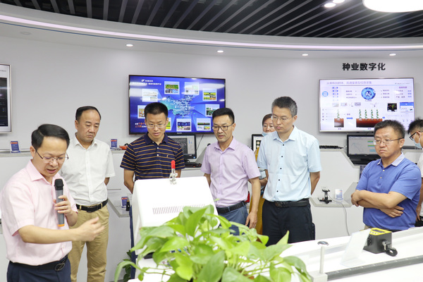 �c�������I(l��ng)��(d��o)���^�������r(n��ng)��(sh��)�����r(n��ng)չ�d